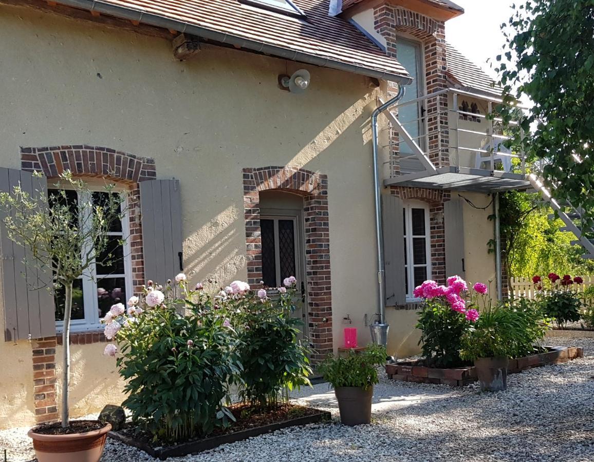 Bed and Breakfast Magnolia54 Louesme Exteriér fotografie